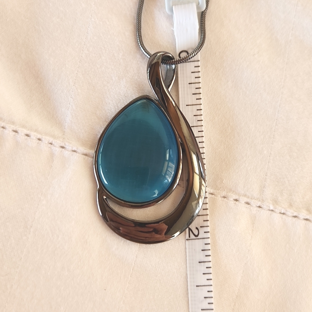 Lia Sophia (33487) Deep Sea Glass Cat's Eye 16-19" necklace.